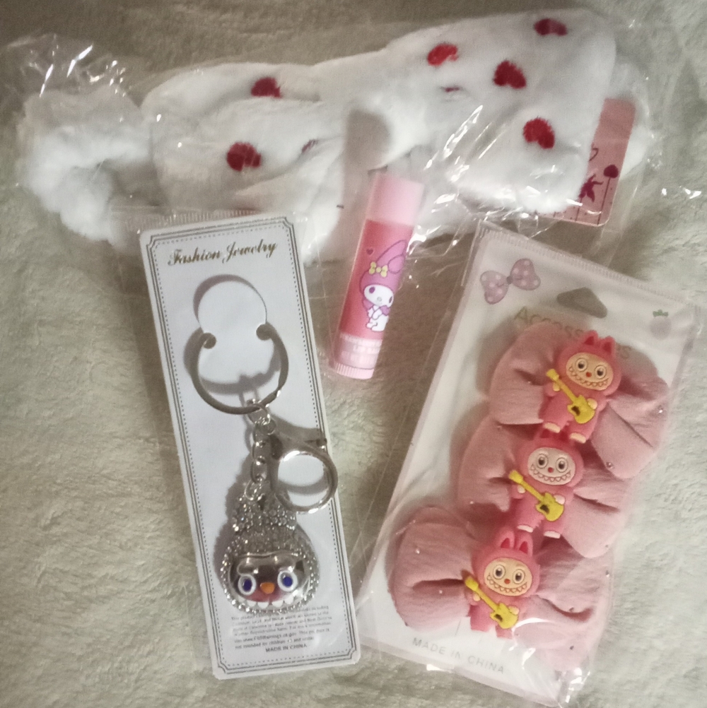 LABUBU HEARTS AND HELLO KITTY BUNDLES!! ALL NEW!